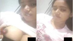 Desi Girl Shows Her Boobs