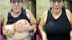 Most Demanded Bhabhi Shows Her Big Boobs