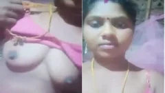 Desi Bhabhi Shows her Boobs and Pussy