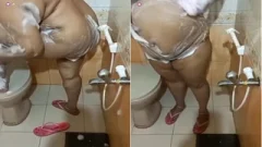 Desi Bhabhi Bathing Paid tango Show