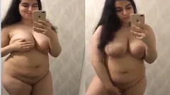 Desi Bhabhi Record Her Nude Selfie