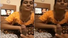 Today Exclusive- Desi Bhabhi Play With Big Dick