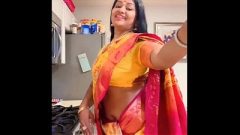 Iyer maami in US huge deep thoppul navel show dance