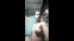 Desi Bhabhi Shows Nude Body